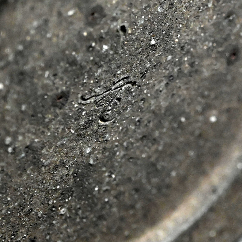 Stylish Contemporary Black Vase ー井口 大輔 “黒錆陶壺”