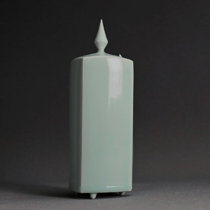 Elegant Celadon Koro ー深見 陶治 “青白磁 香爐 翠”
