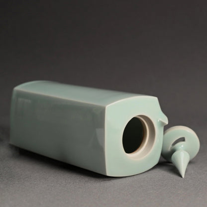 Elegant Celadon Koro ー深見 陶治 “青白磁 香爐 翠”