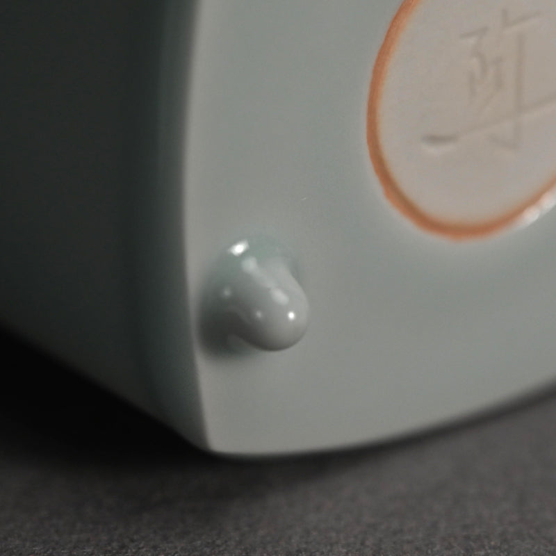 Elegant Celadon Koro ー深見 陶治 “青白磁 香爐 翠”