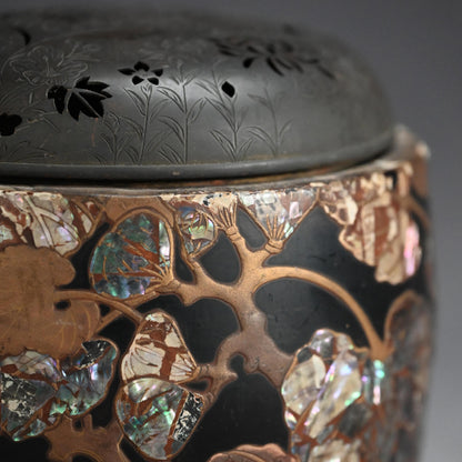 日本の古代漆器「香炉」