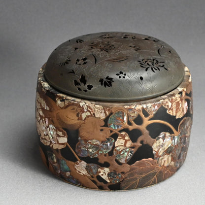 日本の古代漆器「香炉」