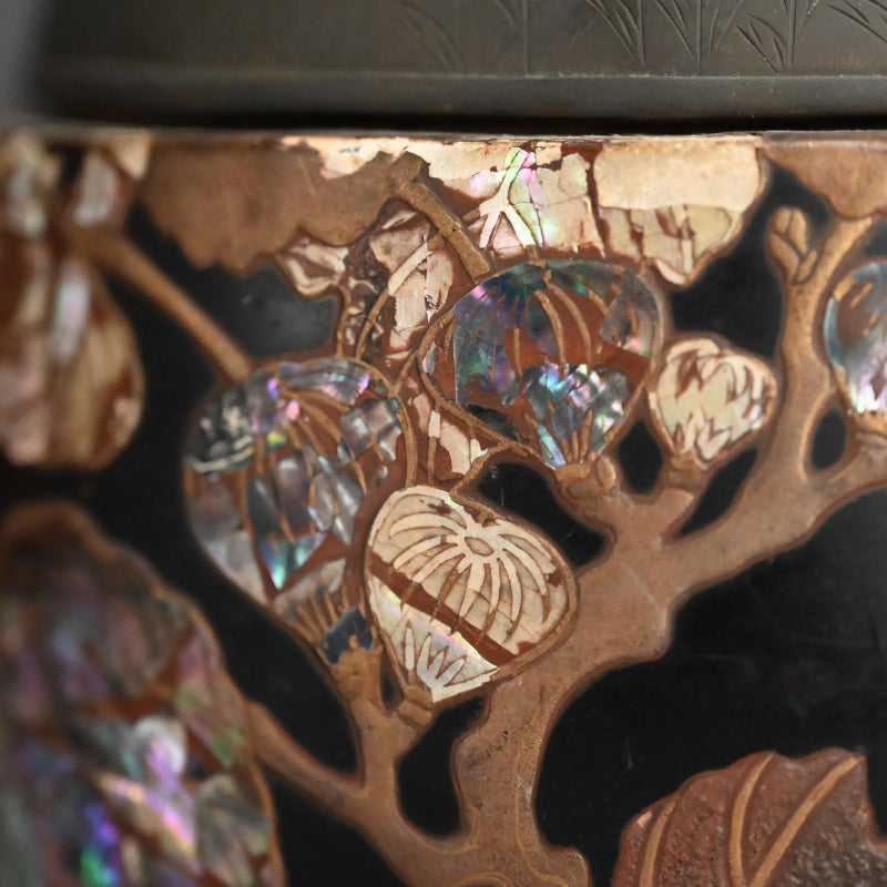 日本の古代漆器「香炉」