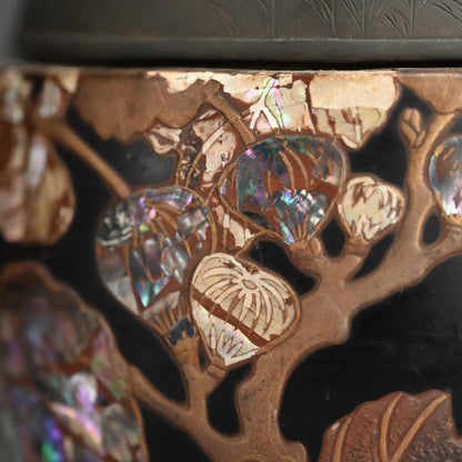 日本の古代漆器「香炉」