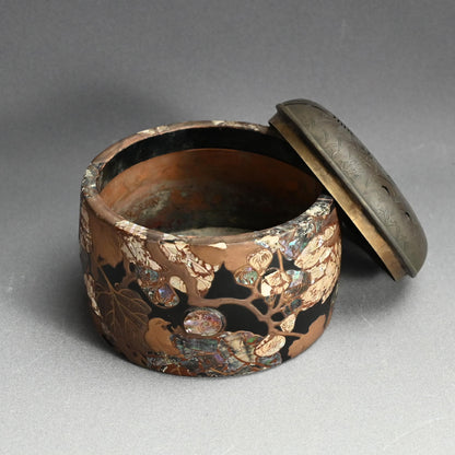 日本の古代漆器「香炉」