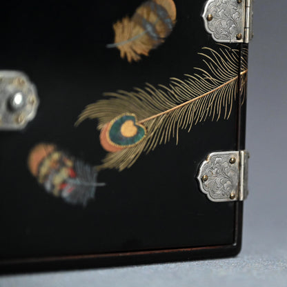 精巧な日本製漆塗りロックボックス（引き出し付き、シルバー金具）