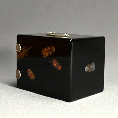 精巧な日本製漆塗りロックボックス（引き出し付き、シルバー金具）