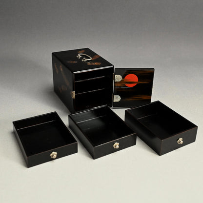 精巧な日本製漆塗りロックボックス（引き出し付き、シルバー金具）