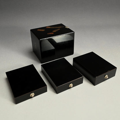 精巧な日本製漆塗りロックボックス（引き出し付き、シルバー金具）