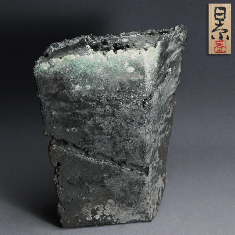 Fabulous Ash Blasted Iga Vase ー伊賀三田窯 作古庵 谷本 景 “伊賀面取花瓶”