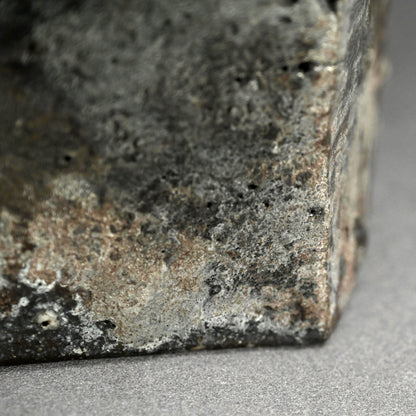 Fabulous Ash Blasted Iga Vase ー伊賀三田窯 作古庵 谷本 景 “伊賀面取花瓶”