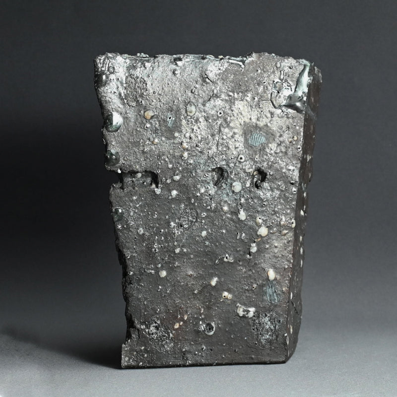 Fabulous Ash Blasted Iga Vase ー伊賀三田窯 作古庵 谷本 景 “伊賀面取花瓶”