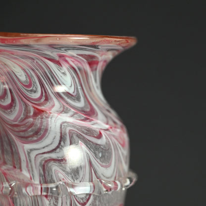 Imperial Glass Vase ー岩田 藤七 “吹き硝子 紅白襞つき花瓶”