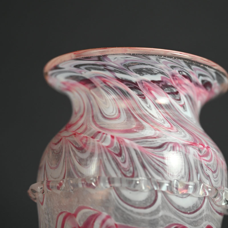 Imperial Glass Vase ー岩田 藤七 “吹き硝子 紅白襞つき花瓶” / Iwata