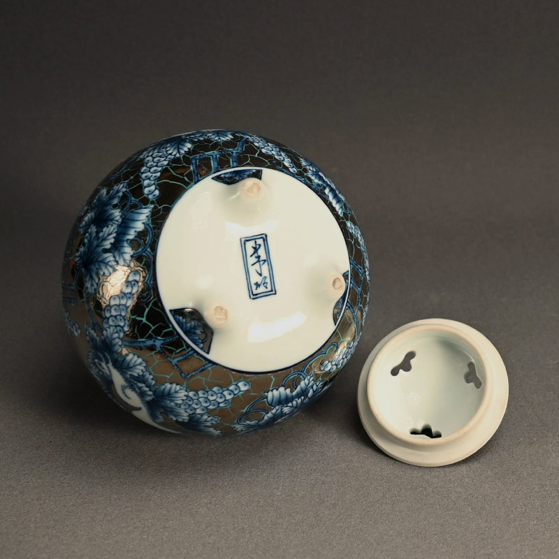 White Gold Koro Incense Burner ー朱明窯 藤井 朱明 “極上白金彩葡萄紋 香爐”