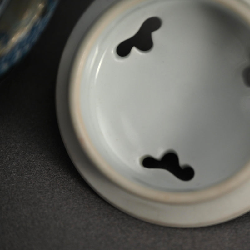 White Gold Koro Incense Burner ー朱明窯 藤井 朱明 “極上白金彩葡萄紋 香爐”