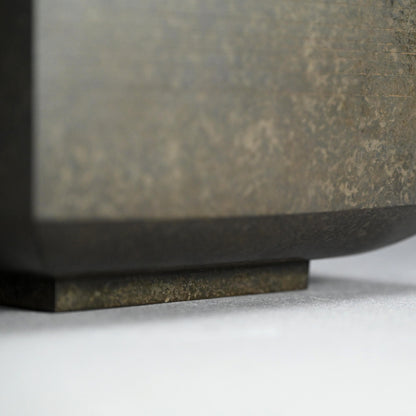 Bronze Vase, Exhibited 33rd Nihon Dento Kogeiten 1986 ー米田 美昭 “朧銀四方花器”