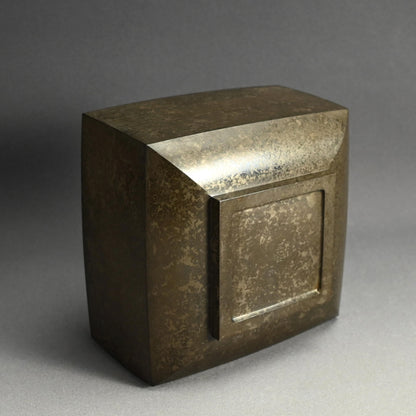 Bronze Vase, Exhibited 33rd Nihon Dento Kogeiten 1986 ー米田 美昭 “朧銀四方花器”