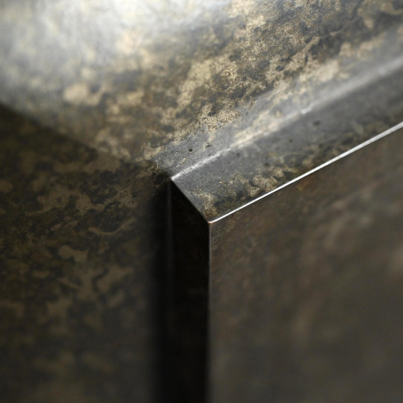 Bronze Vase, Exhibited 33rd Nihon Dento Kogeiten 1986 ー米田 美昭 “朧銀四方花器”