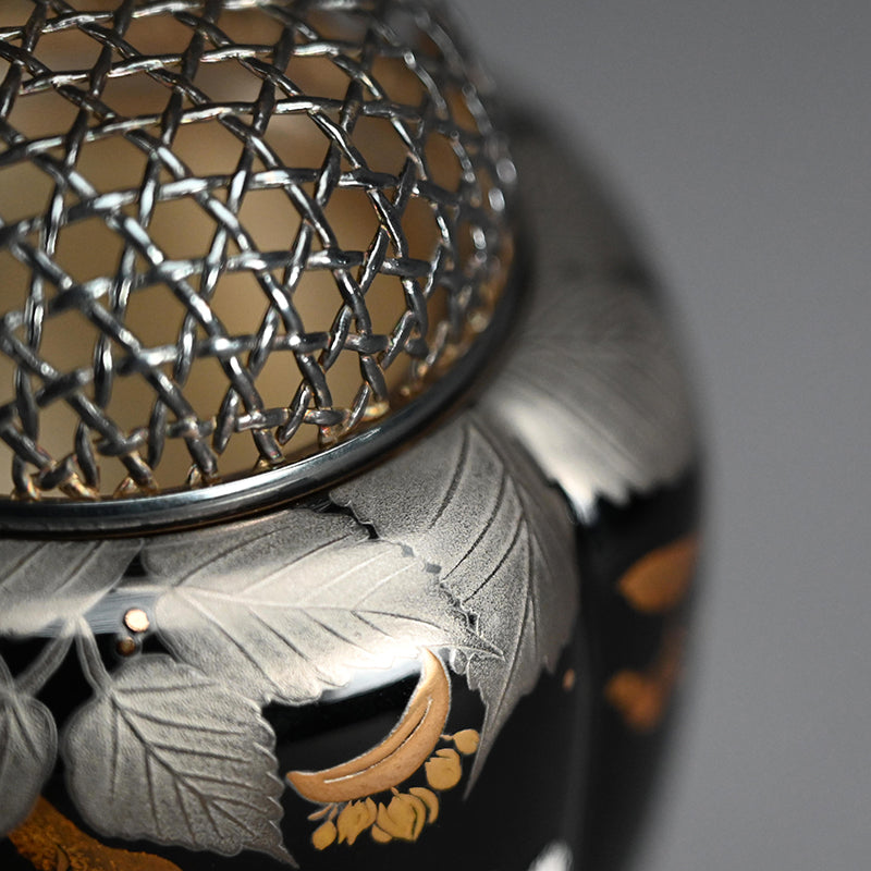 Lacquer Koro Incense Burner w/ Silver Lid ー鬼平 慶司 “菩撮樹蒔絵香炉”