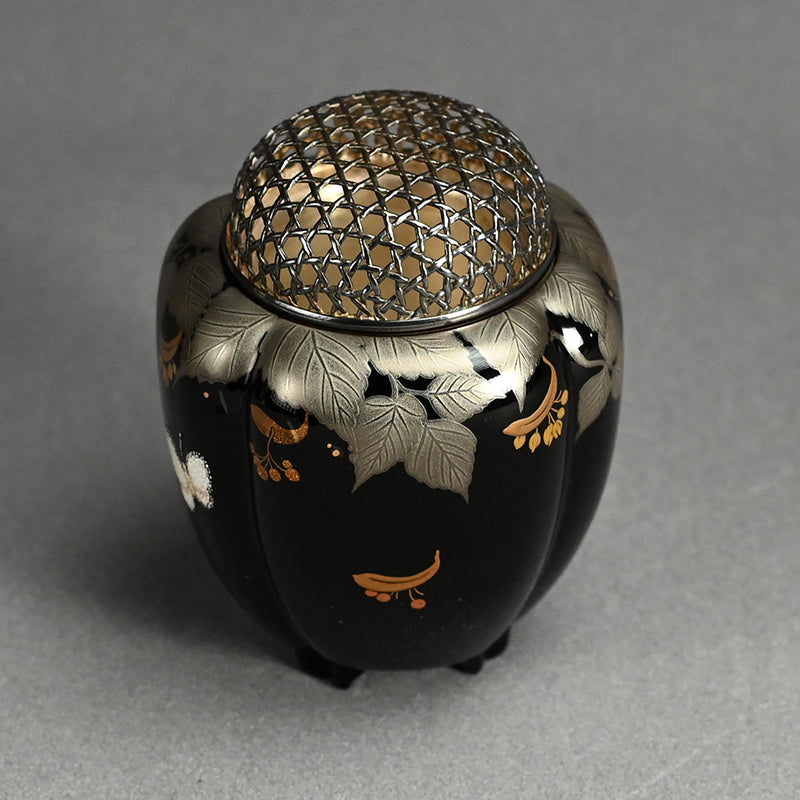 Lacquer Koro Incense Burner w/ Silver Lid ー鬼平 慶司 “菩撮樹蒔絵香炉”