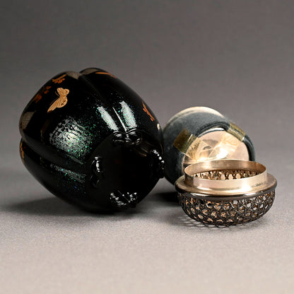 Lacquer Koro Incense Burner w/ Silver Lid ー鬼平 慶司 “菩撮樹蒔絵香炉”
