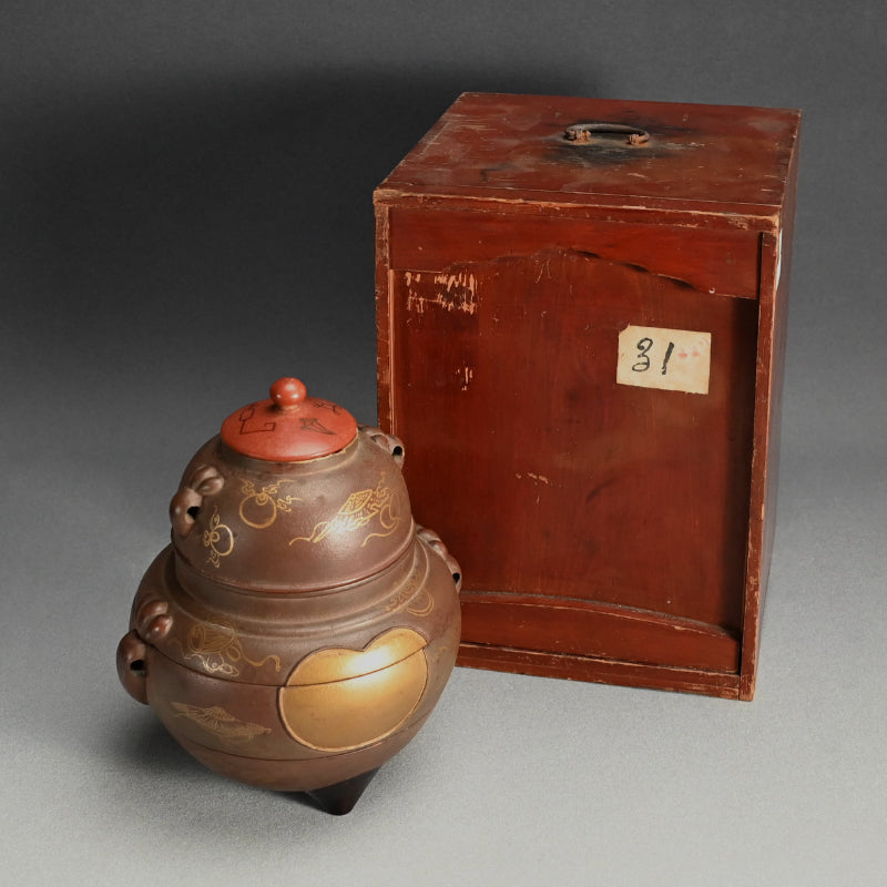 Meiji Tea-Set-Shaped Dry-Lacquer Stacking Food Box ー塗風炉釜形菓子器