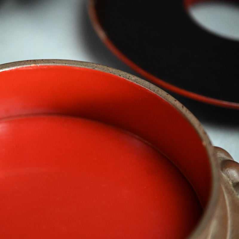 Meiji Tea-Set-Shaped Dry-Lacquer Stacking Food Box ー塗風炉釜形菓子器