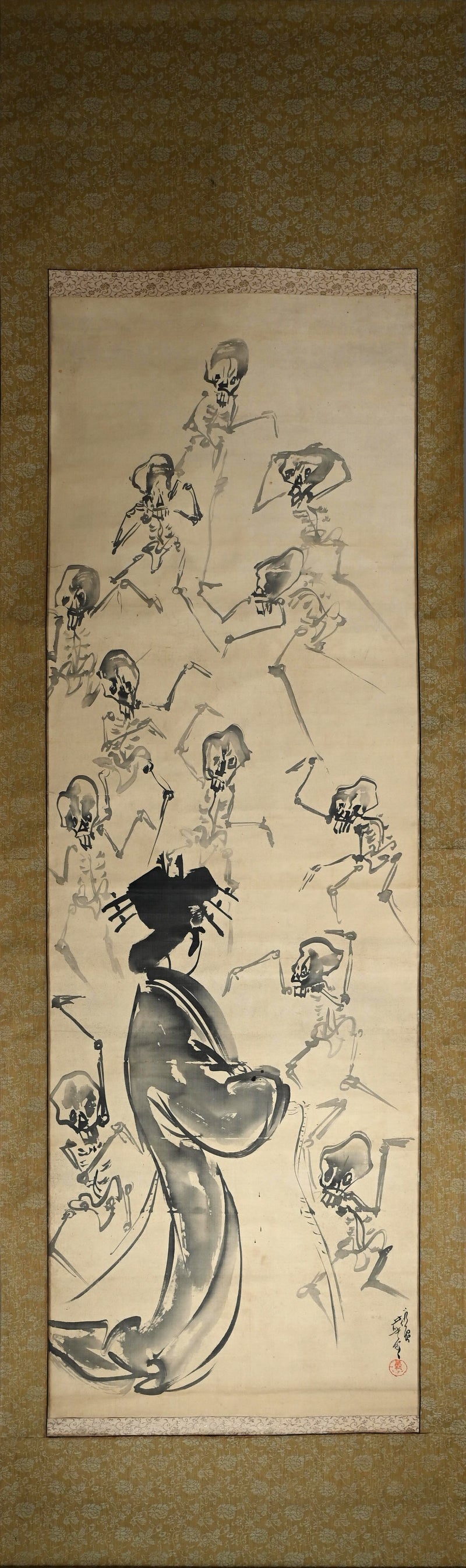 日本の骨董品と遊女の絵巻