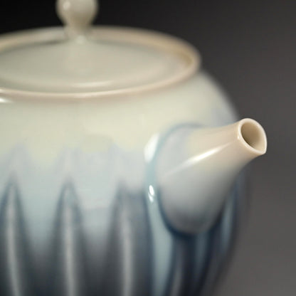 Exquisite Tea Pot ー永草 陽平 “流彩磁 ポット”