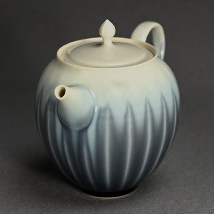 Exquisite Tea Pot ー永草 陽平 “流彩磁 ポット”