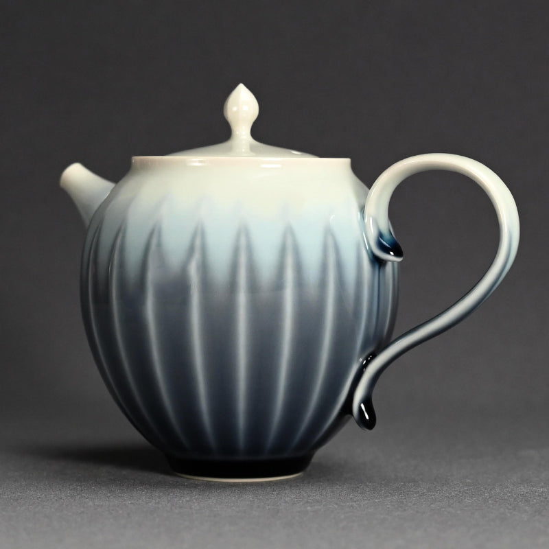 Exquisite Tea Pot ー永草 陽平 “流彩磁 ポット”