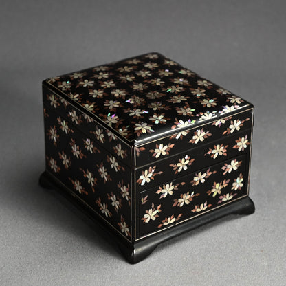 Meiji Imperial Gift Box, Lacquer and Mother-of-Pearl Inlay