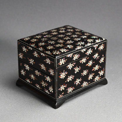 Meiji Imperial Gift Box, Lacquer and Mother-of-Pearl Inlay
