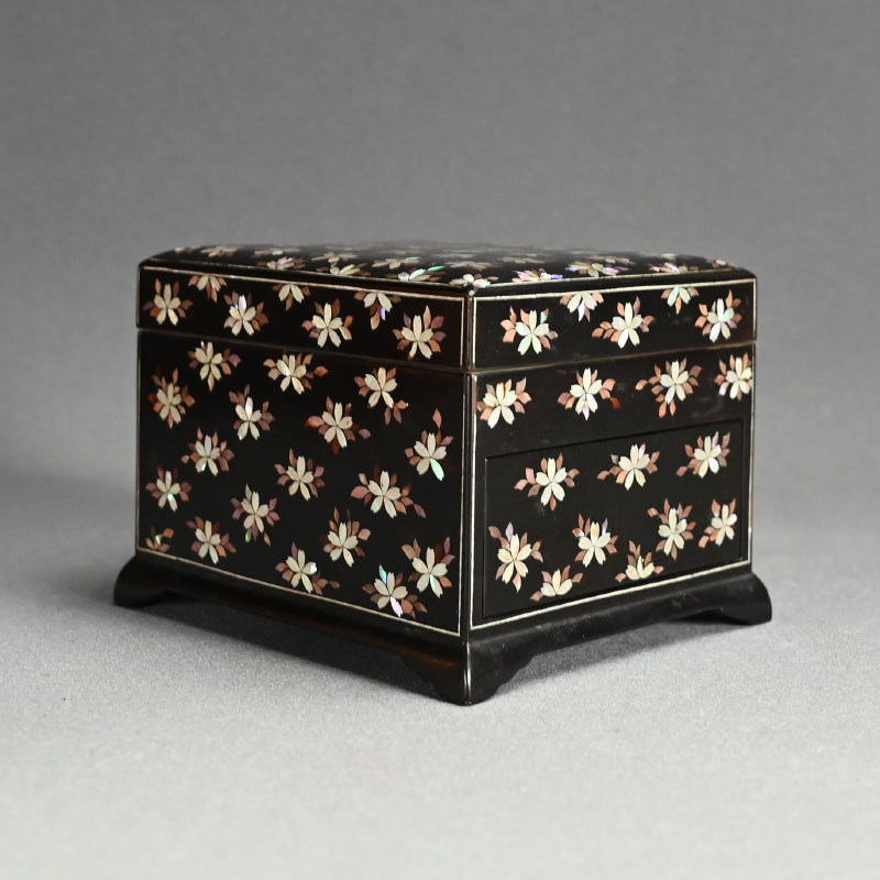 Meiji Imperial Gift Box, Lacquer and Mother-of-Pearl Inlay