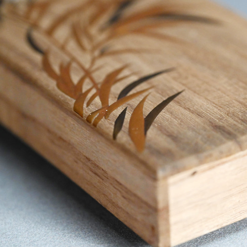 優美な木地塗り詩文カード箱