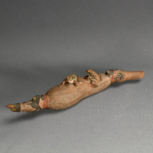 Carved frog Sculpture ー宮本 理三郎