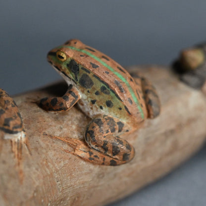 カエルの彫刻 ー宮本理三郎