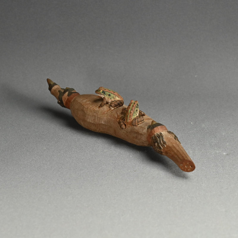 カエルの彫刻 ー宮本理三郎