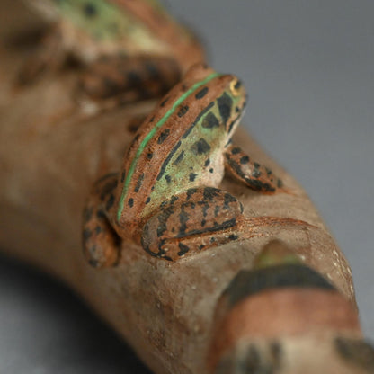 カエルの彫刻 ー宮本理三郎