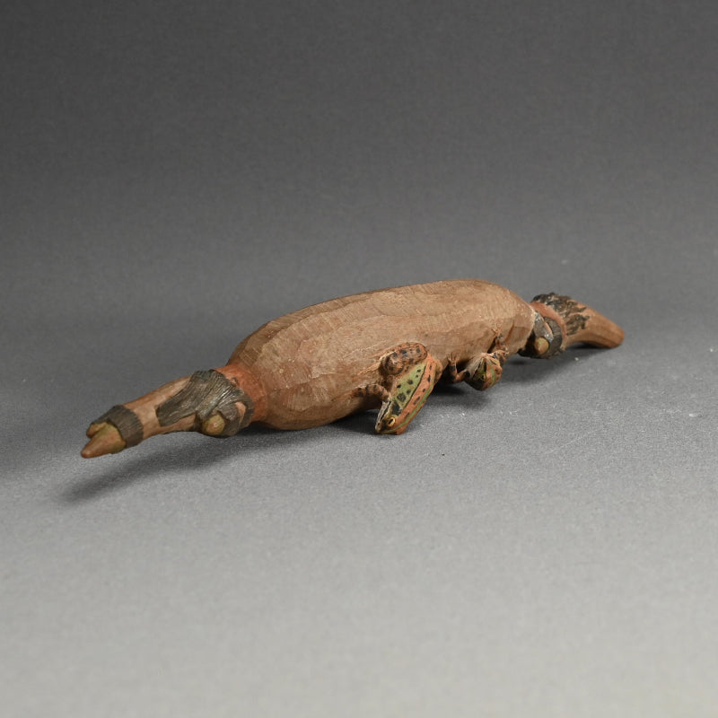 カエルの彫刻 ー宮本理三郎