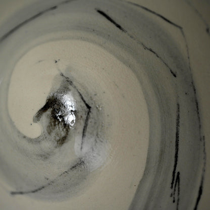 Quintessential Striated Bowl ー重森 陽子 “黒線抜絵 鉢”