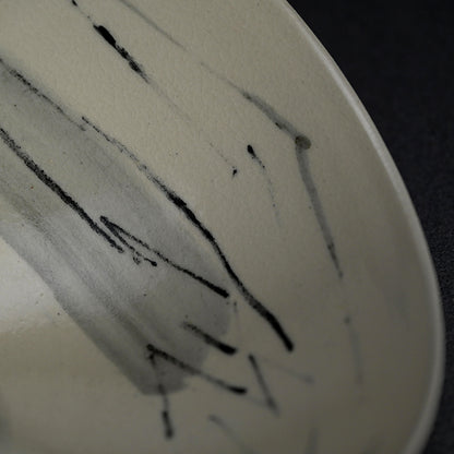 Quintessential Striated Bowl ー重森 陽子 “黒線抜絵 鉢”