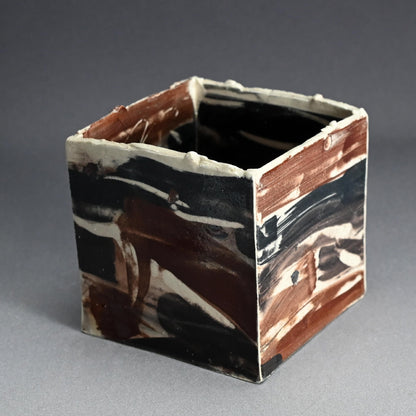女性陶芸の先駆者 ー重森陽子のCUBE 「茶色のCUBE」