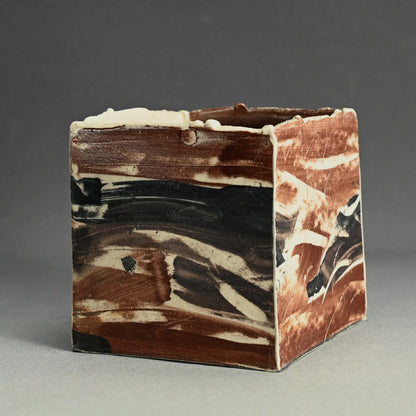 女性陶芸の先駆者 ー重森陽子のCUBE 「茶色のCUBE」