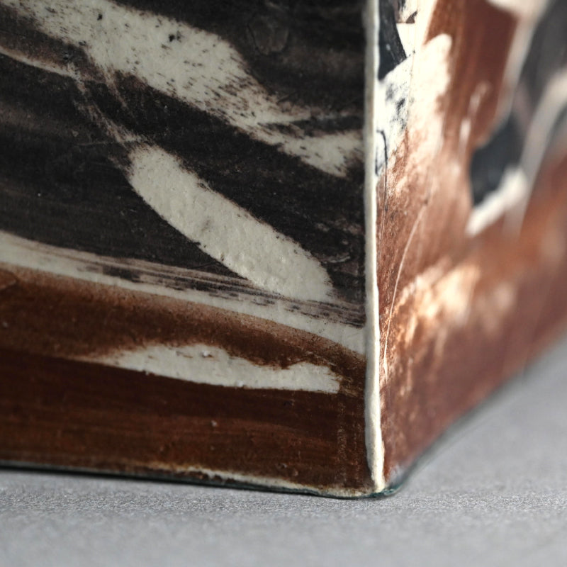 女性陶芸の先駆者 ー重森陽子のCUBE 「茶色のCUBE」