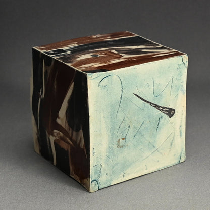 女性陶芸の先駆者 ー重森陽子のCUBE 「茶色のCUBE」