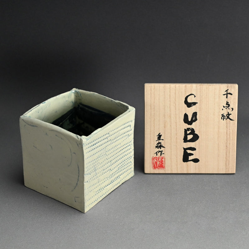 女性陶芸家 ー重森陽子のPale CUBE 「千点紋 CUBE」