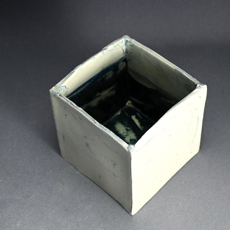 女性陶芸家 ー重森陽子のPale CUBE 「千点紋 CUBE」