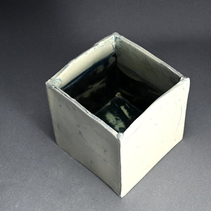 女性陶芸家 ー重森陽子のPale CUBE 「千点紋 CUBE」